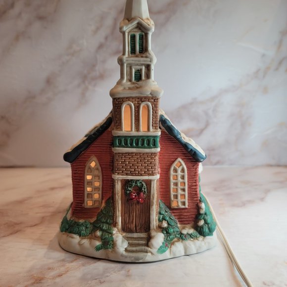 Village Square Vintage Lighted Church Christmas - Picture 2 of 11